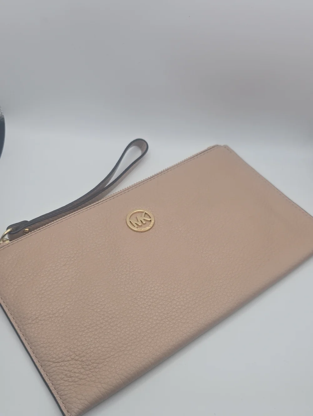 Michael Kors Nude Beige W/ Gold Hardware & MK Clutch/Wristlet (NWOT)✨️